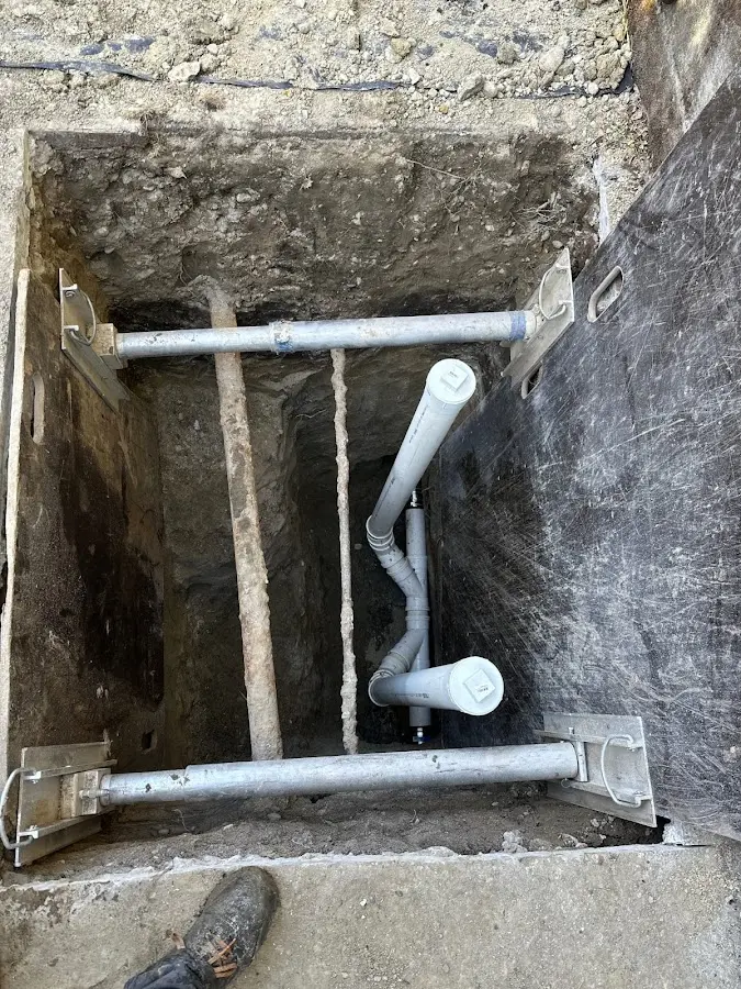 Experienced plumber completing Drain Cleaning work in Plain City